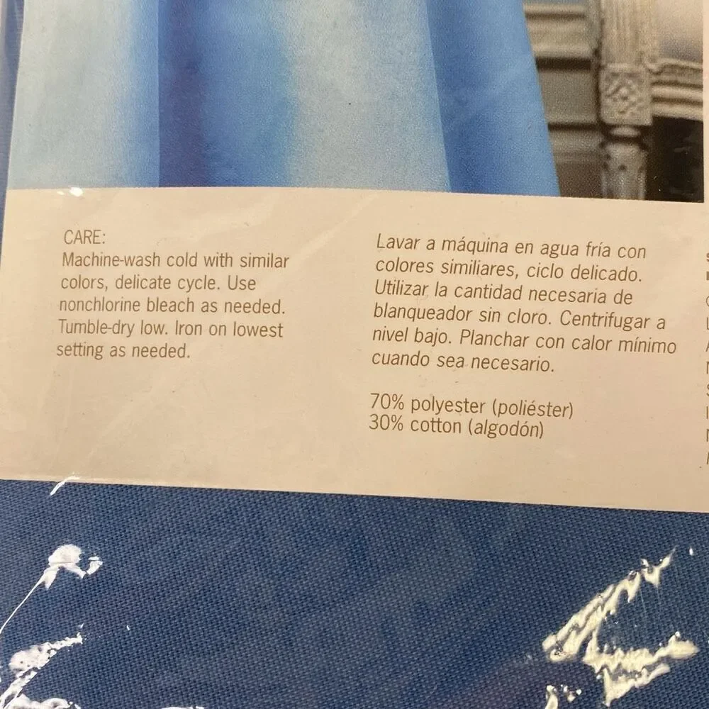 Martha Stewart Everyday Tailored Tablecloth Tablecover 70” Round Wedgewood Blue